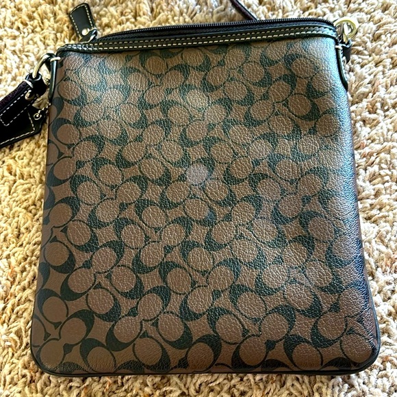🐝 Coach Crossbody Bag 🐝 - Picture 3 of 8